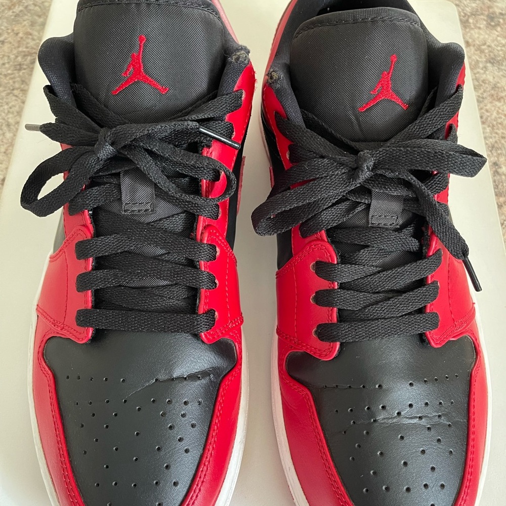 Air Jordan 1 Low, Mens 11 1/2, Black/Red w/black toe.